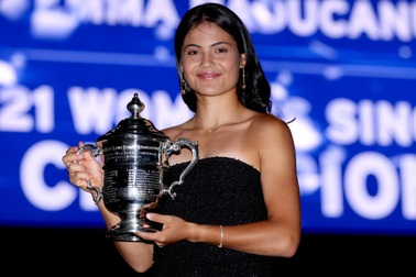 Ngôi sao trẻ Raducanu trở thành triệu phú nhờ vô địch US Open