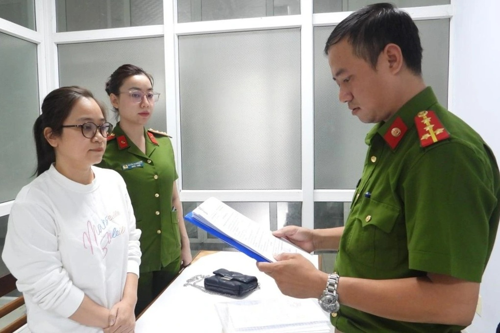 Nữ doanh nhân bị khởi tố vì lừa tiền đáo hạn ngân hàng - 1 Nữ doanh nhân bị khởi tố vì lừa tiền đáo hạn ngân hàng - 1