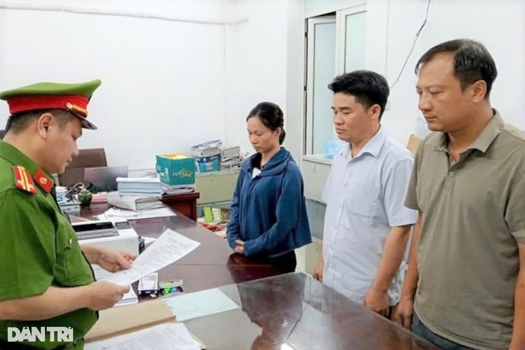 Phó phòng Nông nghiệp và Môi trường ở Hòa Bình bị khởi tố - 1 Phó phòng Nông nghiệp và Môi trường ở Hòa Bình bị khởi tố - 1