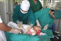 Xót xa khi chứng kiến bé 3 tuổi bỏng nặng toàn thân