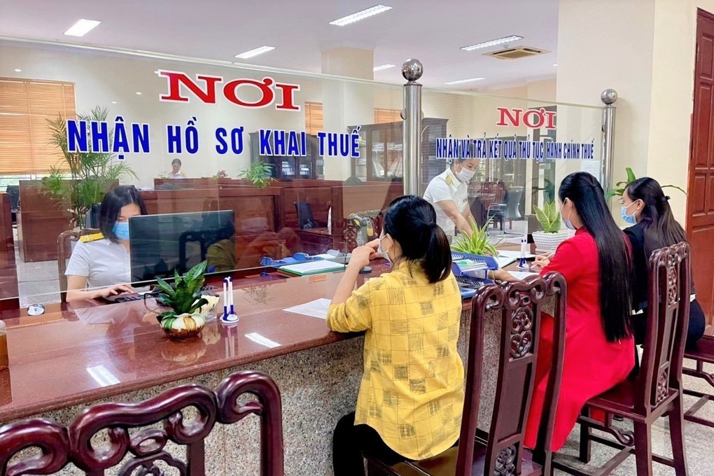 Chây ì đóng thuế, 3 giám đốc doanh nghiệp bị đề nghị tạm hoãn xuất cảnh - 1 Chây ì đóng thuế, 3 giám đốc doanh nghiệp bị đề nghị tạm hoãn xuất cảnh - 1
