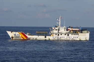 Cận cảnh tàu Kiểm ngư Việt Nam làm nhiệm vụ trên biển