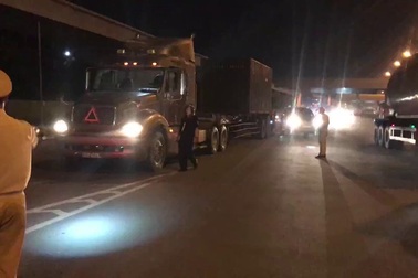 CSGT “chặn đứng” nhiều tài xế say xỉn lái xe hàng chục tấn