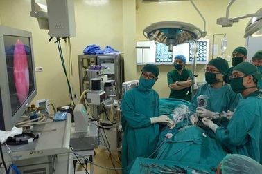 Đau đầu kéo dài, phát hiện u tuyến yên