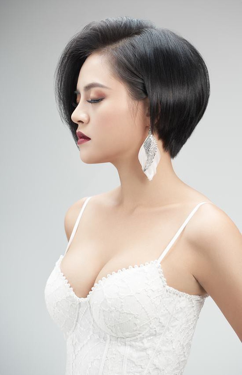 “My sói” Thu Quỳnh khoe ảnh đeo nhẫn kim cương trên ngón áp út - 1 “My sói” Thu Quỳnh khoe ảnh đeo nhẫn kim cương trên ngón áp út - 1
