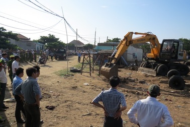 Cưỡng chế, bàn giao mặt bằng xây Cảng cá Đông Tác