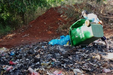 Bị kiểm tra, bệnh viện “lộ mặt” xả thải ra môi trường