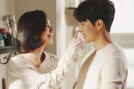 Tôi hoảng hốt khi bạn của mẹ cầm tay nói: "Thất bại thì về đây chị nuôi"