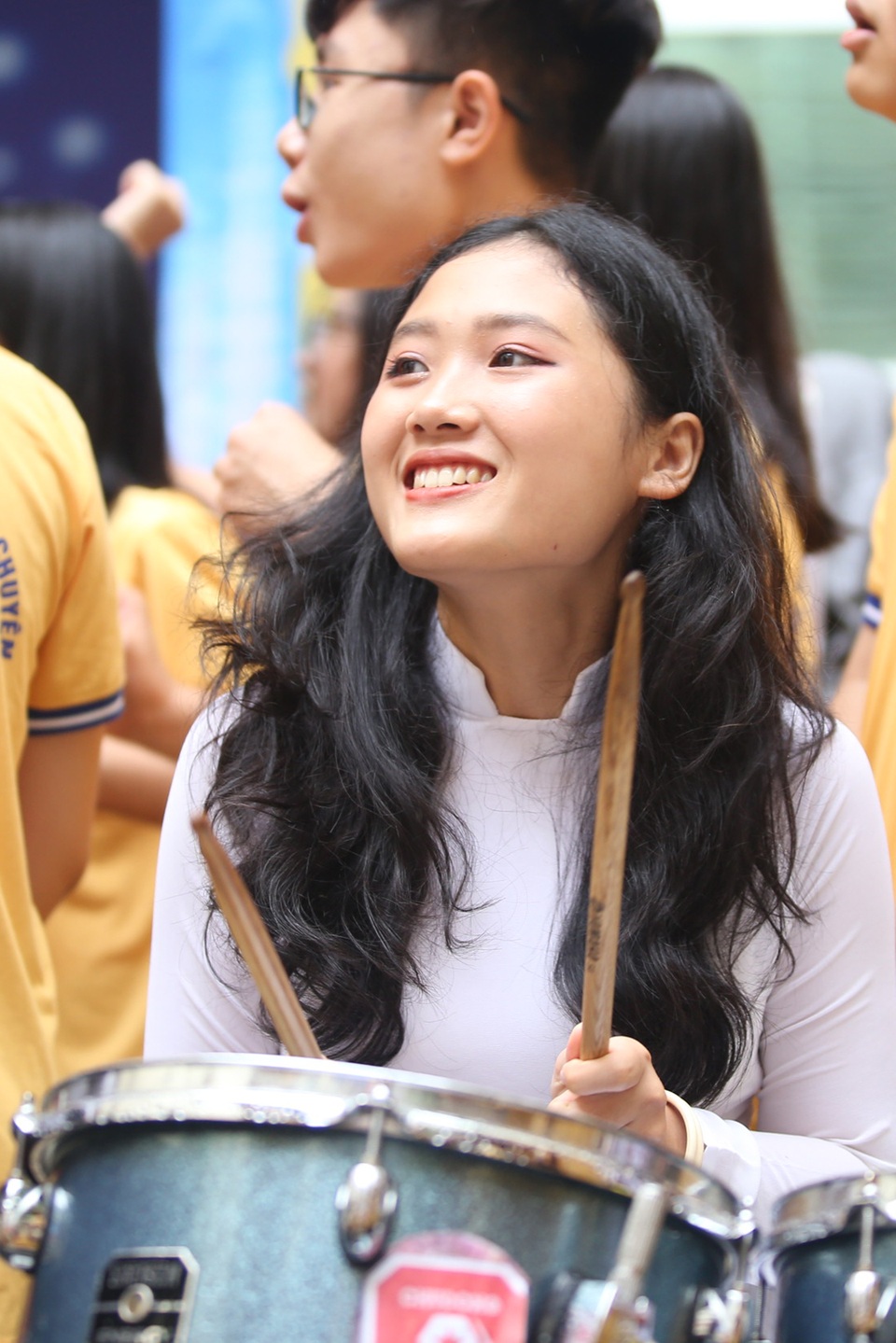Đại sứ THPT Chuyên Sư phạm “hút ánh nhìn” khi cổ vũ chung kết Olympia - 2 Đại sứ THPT Chuyên Sư phạm “hút ánh nhìn” khi cổ vũ chung kết Olympia - 2