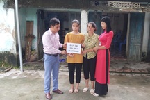 Bạn đọc Dân trí nâng bước nữ sinh nghèo vào đại học