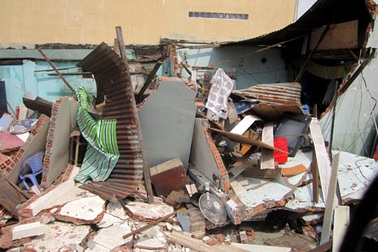 Truy tìm thủ phạm ủi sập nhà dân