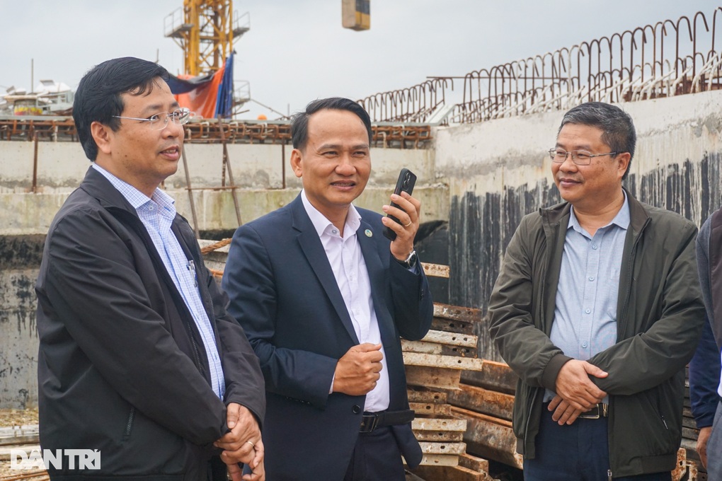 Cuộc điện thoại nóng của lãnh đạo Đà Nẵng về dự án cầu Quảng Đà - 2 Cuộc điện thoại nóng của lãnh đạo Đà Nẵng về dự án cầu Quảng Đà - 2