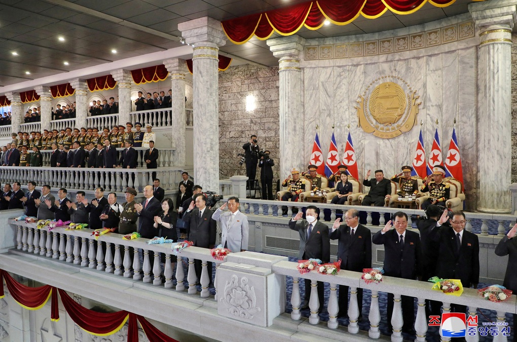 Triều Tiên duyệt binh trong đêm - 1 Triều Tiên duyệt binh trong đêm - 1