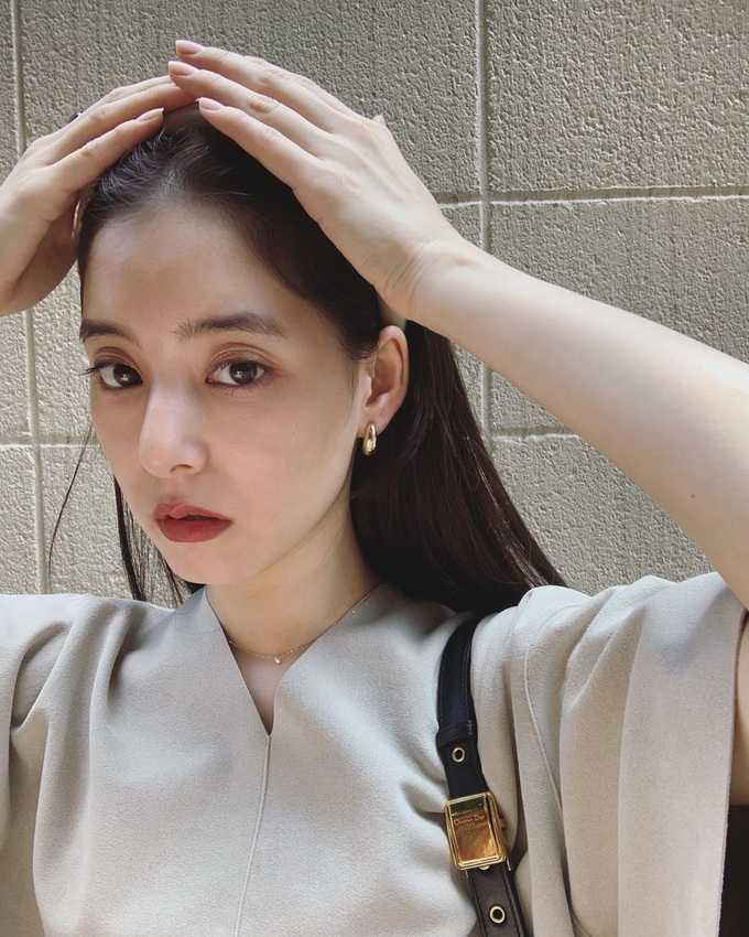 Bác sĩ da liễu nói có với 5 thói quen này để ngăn ngừa sự hình thành của các nếp nhăn li ti trên mặt - Ảnh 1. Bác sĩ da liễu nói có với 5 thói quen này để ngăn ngừa sự hình thành của các nếp nhăn li ti trên mặt - Ảnh 1.