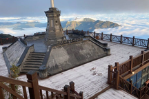 Sáng nay sương muối lại phủ trắng Fansipan