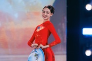 111 người đẹp trình diễn áo dài tại đêm khai mạc Miss World 2026 ở Việt Nam