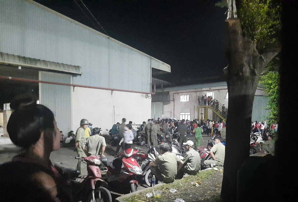 500 công nhân có nguy cơ mất Tết vì công ty bị bán dịp cuối năm - 1 500 công nhân có nguy cơ mất Tết vì công ty bị bán dịp cuối năm - 1