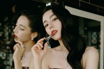 Địch Lệ Nhiệt Ba: Xinh đẹp, nổi tiếng, trái ngược với diễn xuất