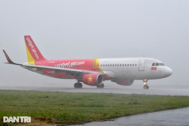 Bão Noru vào biển Đông, quyết tạm đóng cửa một số sân bay