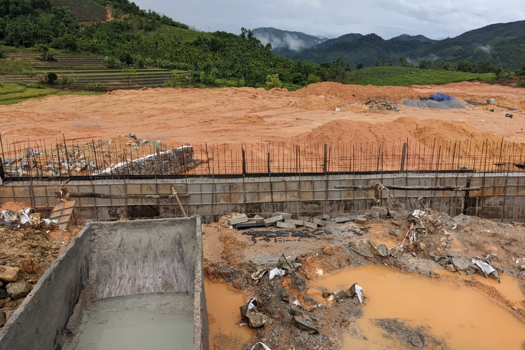 Lũ bùn vùi lấp nhà cửa, người dân ngóng đất tái định cư - 3 Lũ bùn vùi lấp nhà cửa, người dân ngóng đất tái định cư - 3