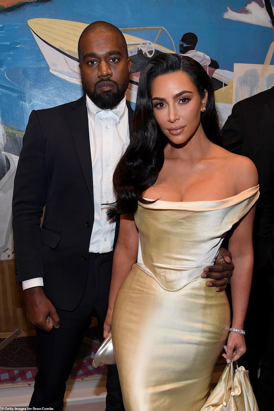 Kim Kardashian hé lộ biệt thự tối giản - 16 Kim Kardashian hé lộ biệt thự tối giản - 16