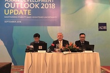 ADB hạ dự báo tăng trưởng kinh tế Việt Nam năm 2018 xuống còn 6,9%
