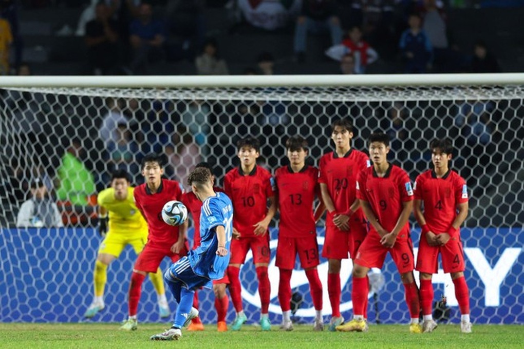 Siêu phẩm sút phạt khiến U20 Hàn Quốc gục ngã ở bán kết World Cup U20 - 1 Siêu phẩm sút phạt khiến U20 Hàn Quốc gục ngã ở bán kết World Cup U20 - 1