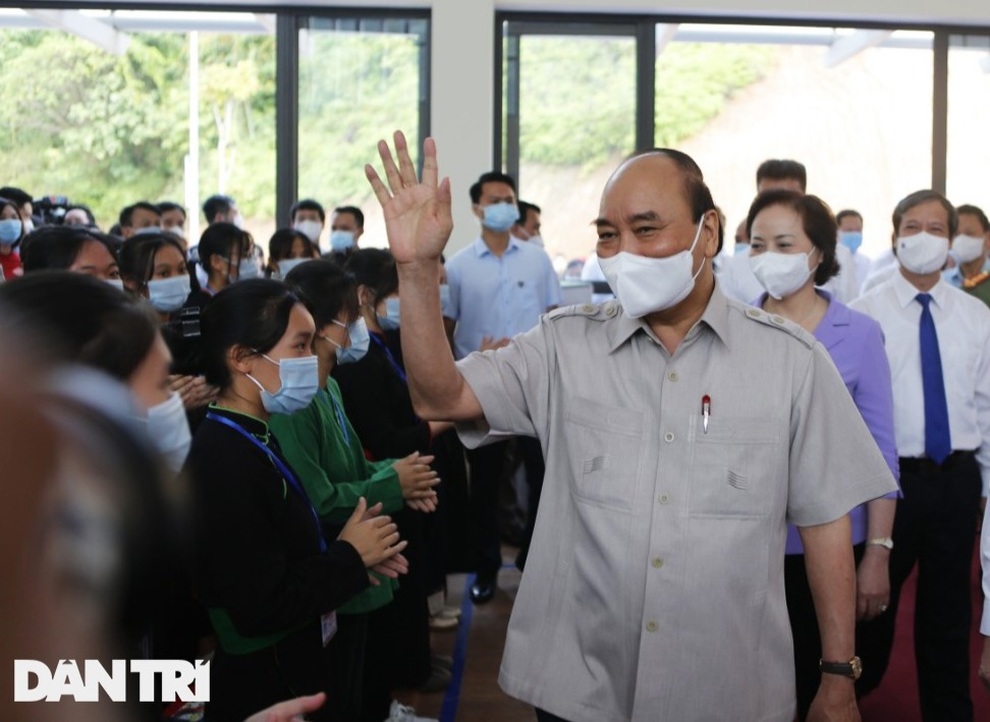 Chủ tịch nước Nguyễn Xuân Phúc dự Lễ khai giảng năm học mới tại Yên Bái - 5 Chủ tịch nước Nguyễn Xuân Phúc dự Lễ khai giảng năm học mới tại Yên Bái - 5
