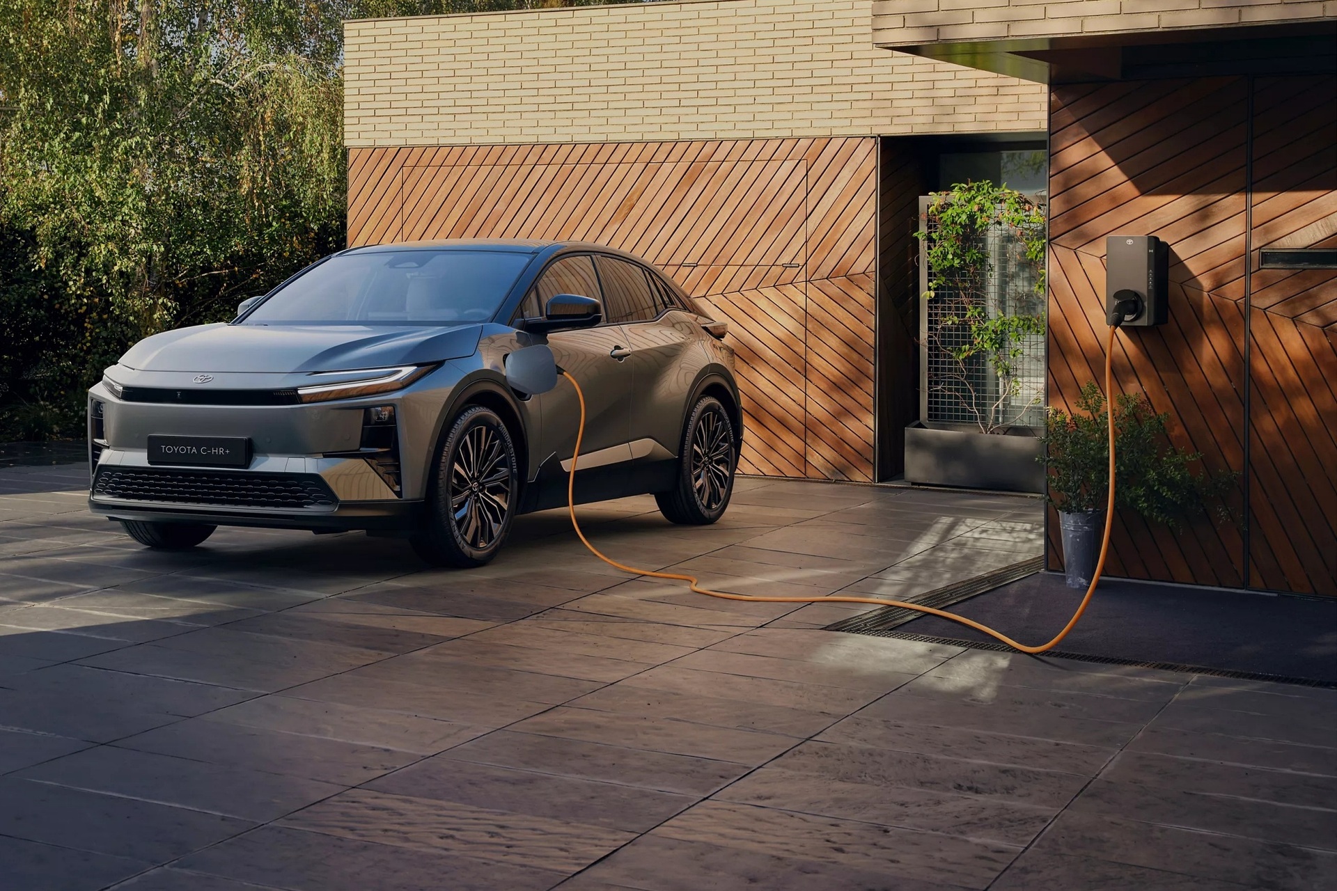 SUV thuần điện của Toyota trình làng, dáng thể thao tham vọng hút giới trẻ - 13 SUV thuần điện của Toyota trình làng, dáng thể thao tham vọng hút giới trẻ - 13