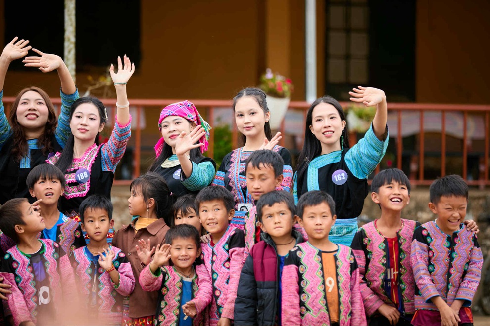 Top 30 Hoa hậu Du lịch Dân tộc Việt Nam múa khèn, hóa thành cô gái Mông - 2