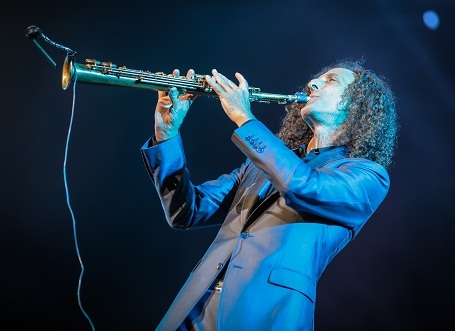 Kenny G đã khiến khán giả không thể… “ngủ gật”!