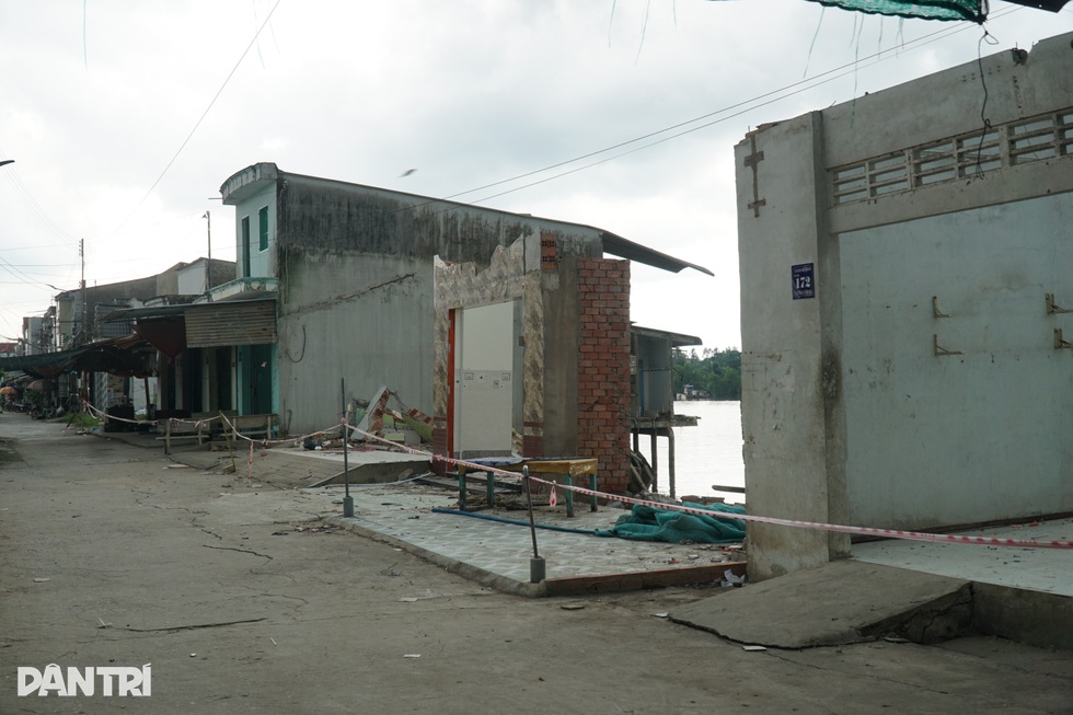 Đến bao giờ người miền Tây hết cảnh bị các dòng sông đói khát đẩy đuổi? - 4 Đến bao giờ người miền Tây hết cảnh bị các dòng sông đói khát đẩy đuổi? - 4