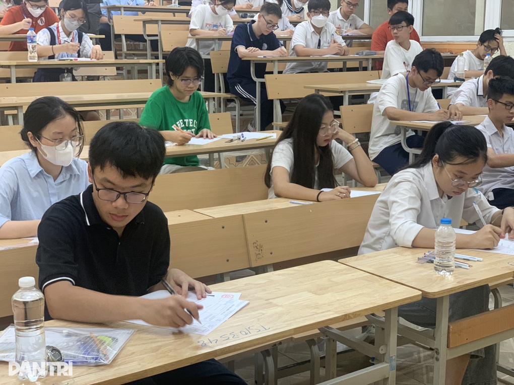 Trường THPT cuối cùng tại Hà Nội thi lớp 10, tỷ lệ chọi ngang trường chuyên - 1 Trường THPT cuối cùng tại Hà Nội thi lớp 10, tỷ lệ chọi ngang trường chuyên - 1