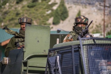 Lo xung đột với Trung Quốc, Ấn Độ đẩy mạnh tự sản xuất vũ khí