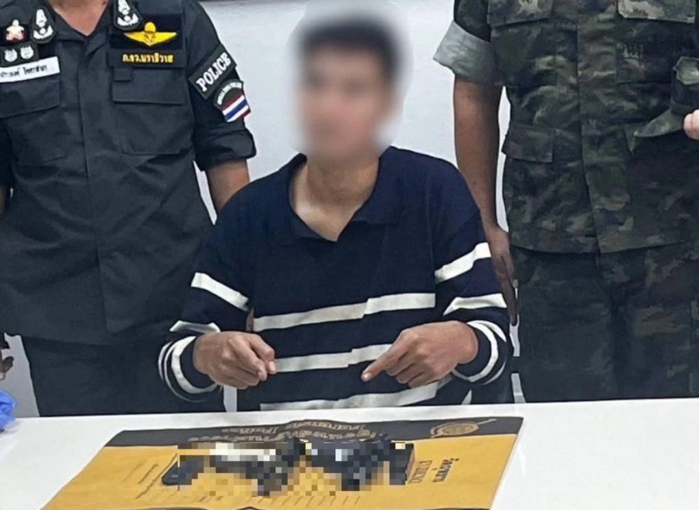 Cựu cầu thủ Malaysia bất ngờ ra đầu thú - 1