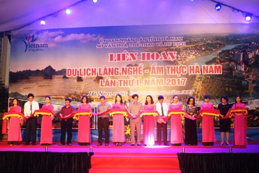 Khai mạc liên hoan du lịch làng nghề - ẩm thực Hà Nam