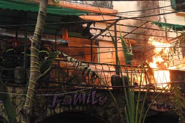 Nổ bình khí gas, 4 người bị trọng thương