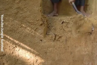 Thán phục người đàn ông tay không tự đào và xây bể bơi