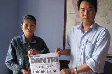 Món quà nhân ái đầu tiên đến với chị Nguyễn Thị Bảy