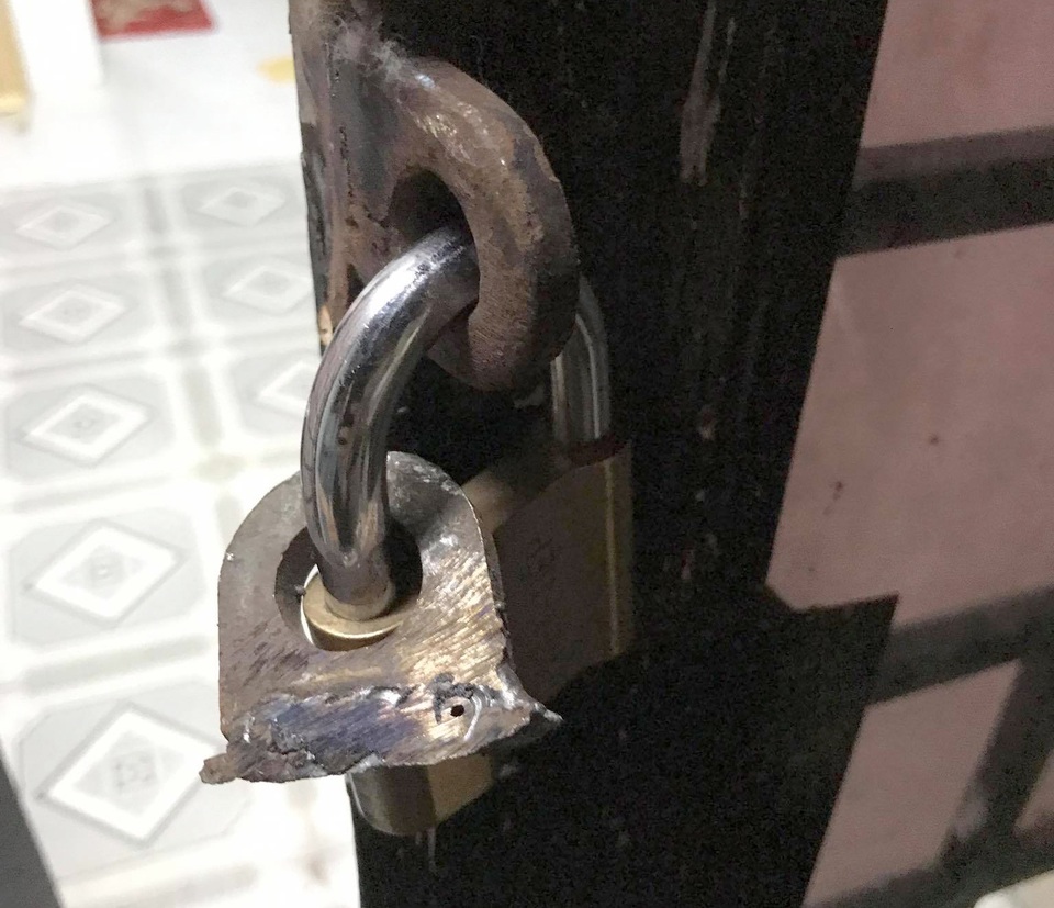 3 lần hì hục phá cửa một nhà dân trộm tài sản giữa ban ngày - 2 3 lần hì hục phá cửa một nhà dân trộm tài sản giữa ban ngày - 2