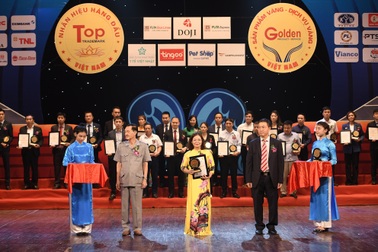 NOVODOOR được vinh danh "Top 10 Sản phẩm Vàng Việt Nam năm 2022"