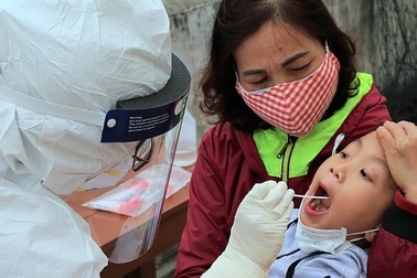 Hải Dương: Hai cháu nhỏ và 1 nhân viên bán xăng dương tính với SARS-CoV-2