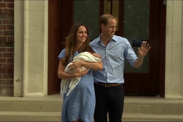 Công nương Anh Catherine khoe con đầu lòng ngay sau sinh