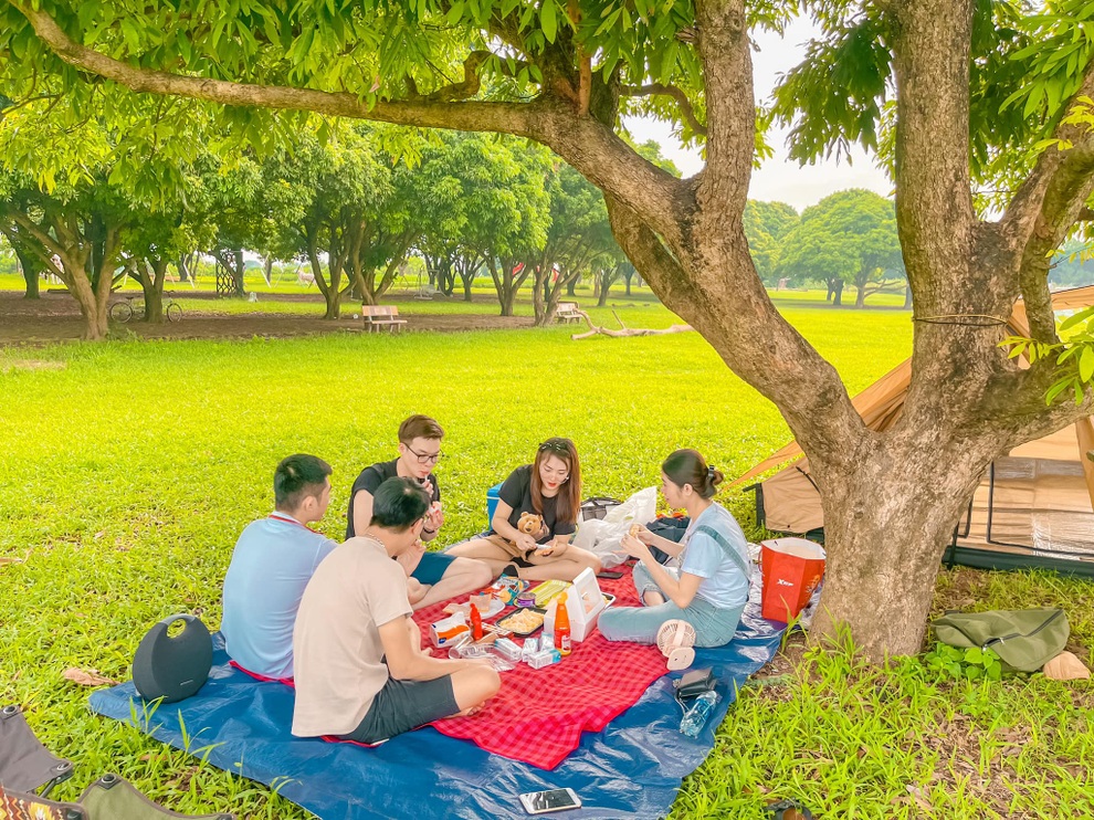 Trải nghiệm cắm trại, bay dù lượn sau nới lỏng giãn cách tại Hà Nội - 3 Trải nghiệm cắm trại, bay dù lượn sau nới lỏng giãn cách tại Hà Nội - 3
