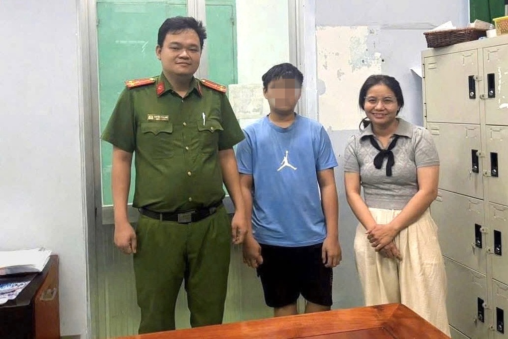 Người mẹ ở TPHCM cảm ơn công an suốt đêm tìm kiếm con trai mất liên lạc - 1 Người mẹ ở TPHCM cảm ơn công an suốt đêm tìm kiếm con trai mất liên lạc - 1