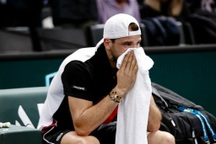 Dimitrov bật khóc vì thất bại, Djokovic tiến tới an ủi đối thủ