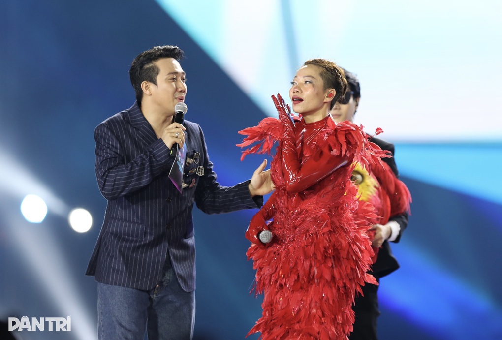 O Sen - Ngọc Mai đăng quang Ca sĩ mặt nạ, khóc nức nở khi tháo lớp hóa trang - 5 O Sen - Ngọc Mai đăng quang Ca sĩ mặt nạ, khóc nức nở khi tháo lớp hóa trang - 5