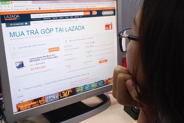 Click chuột mua hàng trả góp