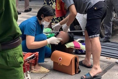 Thực hư thông tin tài xế xe công nghệ ở Hà Nội bị thanh sắt rơi xuyên người