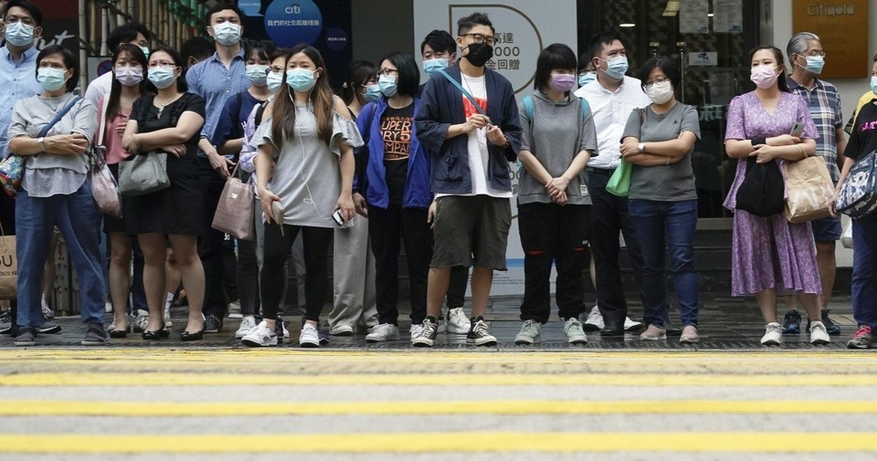 Hong Kong “sốt xình xịch” vì 73 ca Covid-19 mới - 1 Hong Kong “sốt xình xịch” vì 73 ca Covid-19 mới - 1